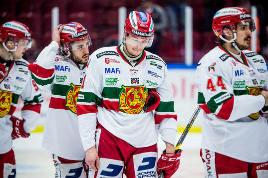 Moras Marek Daloga deppar med lagkamraterna