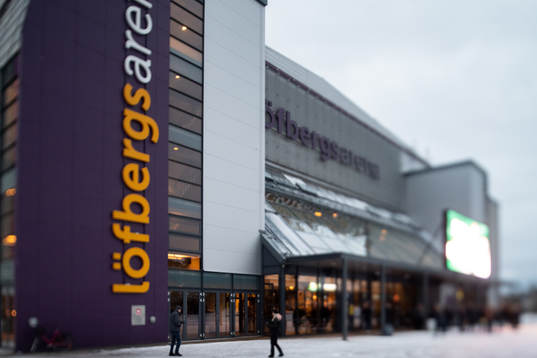 Exteriör av Löfbergs Arena