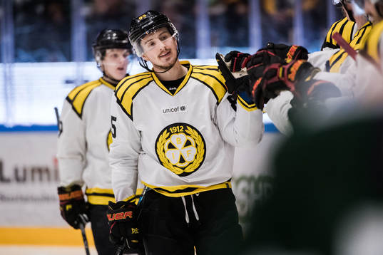 Brynäs Rudolf Cerveny jublar