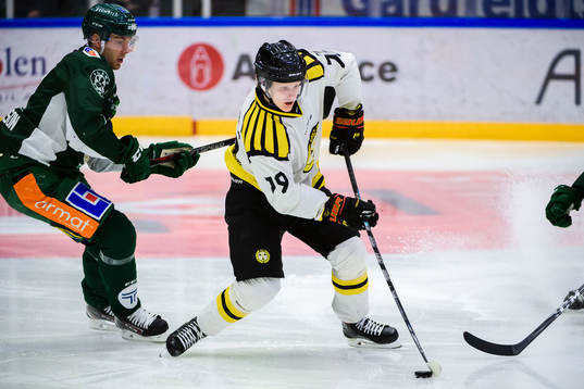 Färjestads Johan Ivarsson och Brynäs Daniel Mannberg