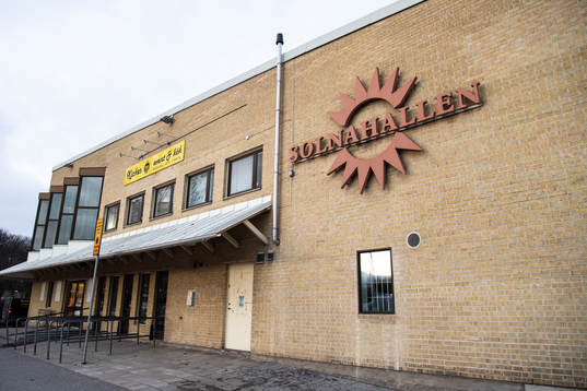 Exteriör vy av Solnahallen