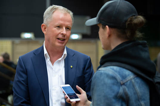 s ordförande Robert Falck