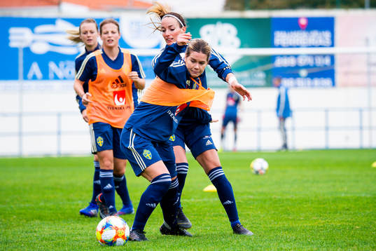 Hanna Folkesson och Kosovare Asllani