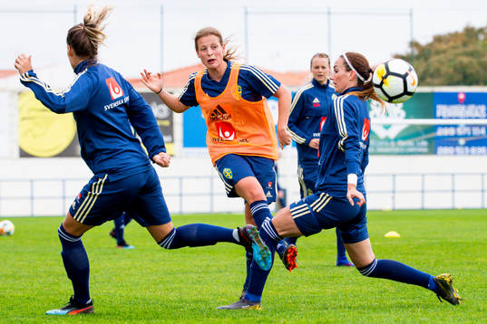 Bläddra bland fler bilder av Fotboll, Dam, Algarve Cup 2019, Dag 9, Sverige, Träning