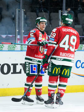 Frölundas Chay Genoway jublar med Rhett Rakshani