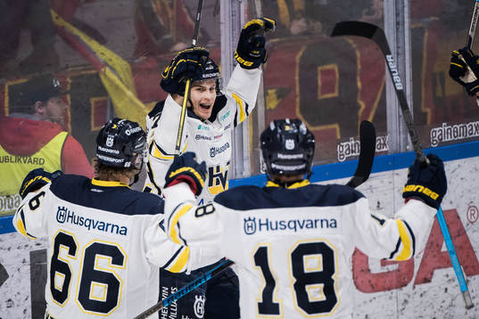 s Alexander Ytterell och Joakim Andersson jublar