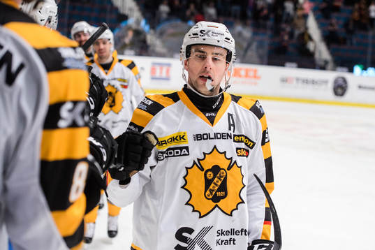 Skellefteås Joakim Lindström jublar