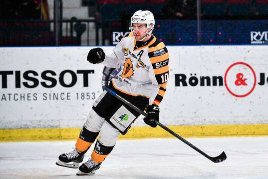 Skellefteås Joakim Lindström jublar
