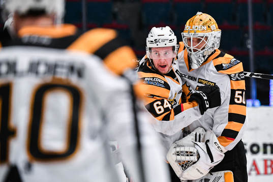Skellefteås Jonathan Pudas och målvakt Mantas Armalis
