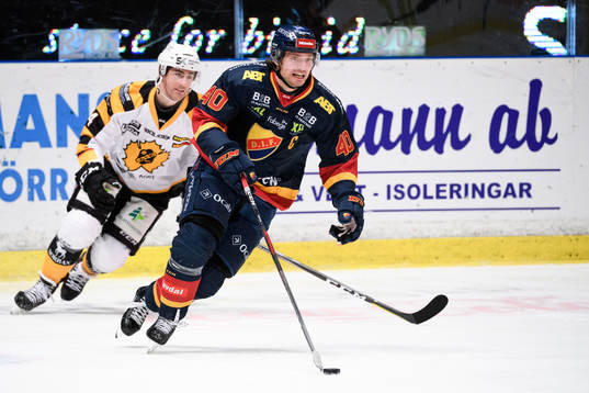 Skellefteås Bud Holloway och Djurgårdens Jacob Josefson