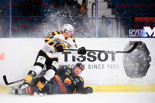 Skellefteås Emil Djuse och Djurgårdens Petteri Wirtanen