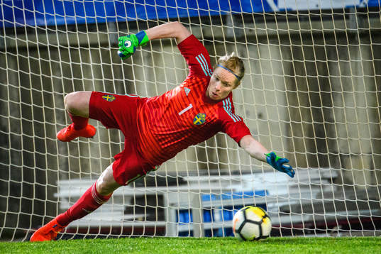 Goalkeeper Hedvig Lindahl of Sweden
