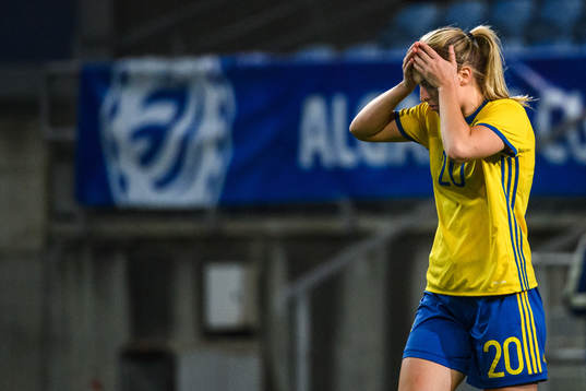 Bläddra bland fler bilder av Football, Algarve Cup 2018, Day 10, Canada - Sweden