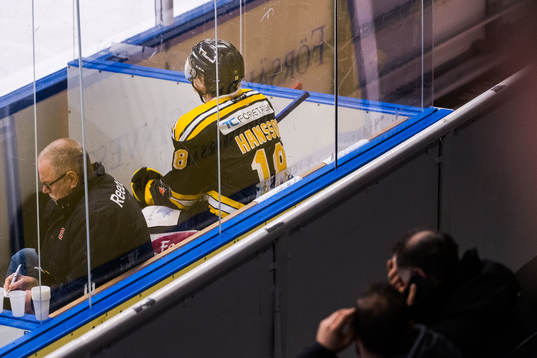 Södertäljes Petter Hansson i utvisningsbåset