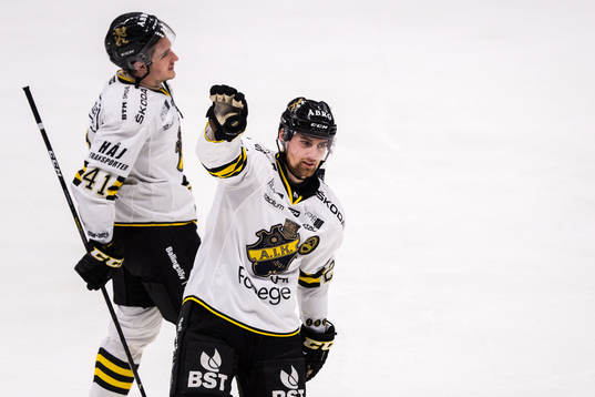 s Joakim Lilliehöök och Fredric Weigel jublar