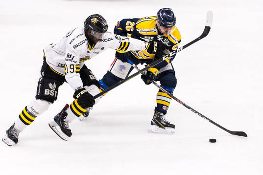 s Lucas Carlsson och Södertäljes David Berg
