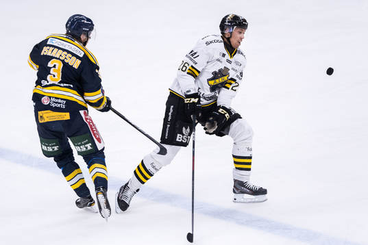 s Oscar Nord och Södertäljes Marcus Oskarsson