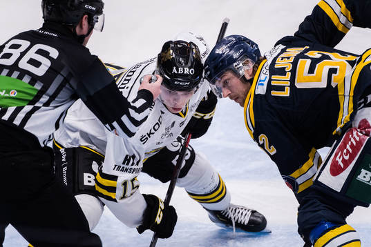 s Elias Lindström och Södertäljes Christopher Liljewall