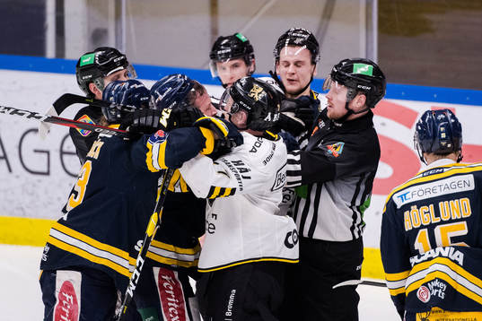 Bråk mellan spelarna