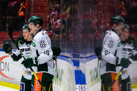 Färjestads Oskar Steen jublar