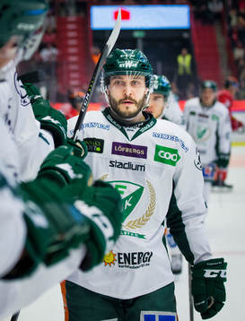 Färjestads Jesse Virtanen jublar vid 0-1
