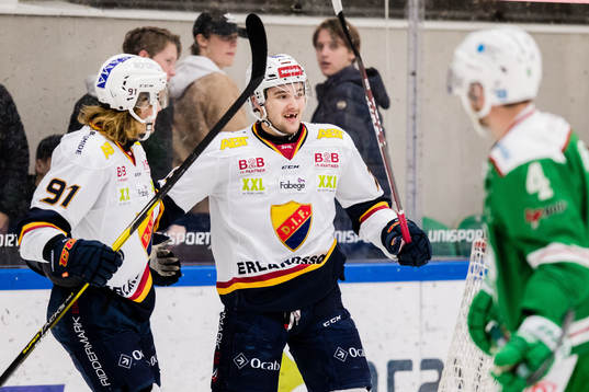 Djurgårdens Emil Bemström jublar