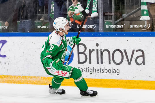 Rögles Linus Sandin jublar