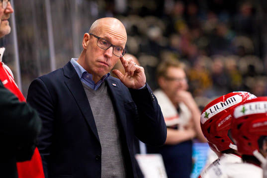 Timrås tränare Fredrik Andersson deppar