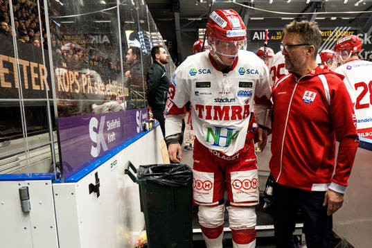 Timrås Morten Madsen utgår skadad