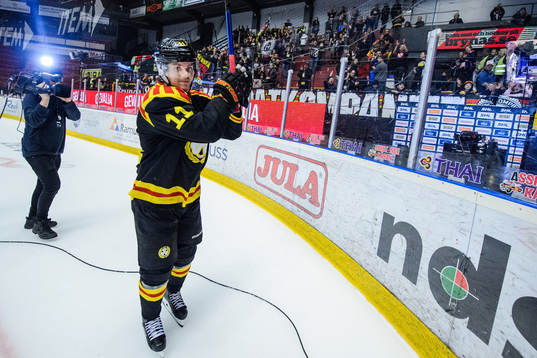 Brynäs Joel Kellman jublar