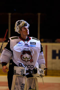 Malmö Redhawks målvakt Lars Volden deppar