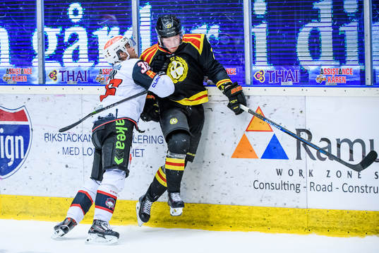 Malmö Redhawks Anton Öhman och Brynäs Emil Forslund