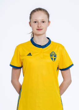 Lizette Kennertsson i F16/03-landslaget