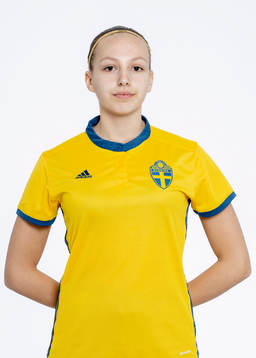 Emmy Blomberg i F16/03-landslaget