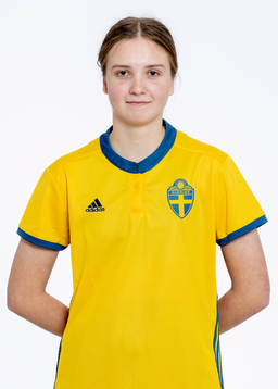 Elvira Olofsson i F16/03-landslaget