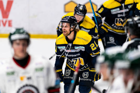 s Mattias Tedenby jublar