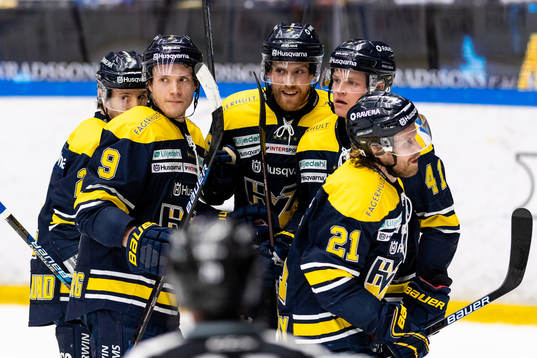 s Johan Johnsson jublar