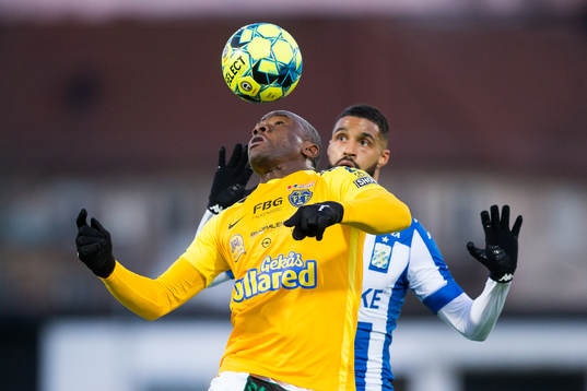 Falkenbergs Nsima Peter och IFK Göteborgs Kristopher Da