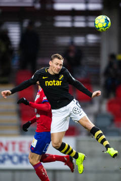 s Magnar Ödegaard nickar