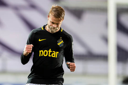 s Daniel Sundgren jublar