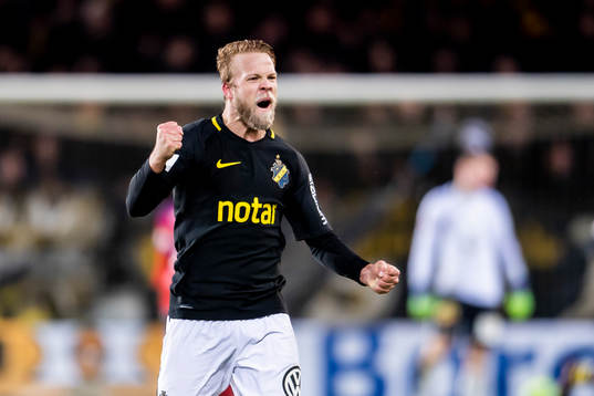 s Daniel Sundgren jublar