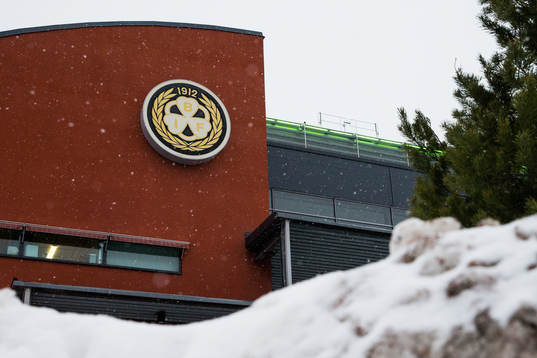Exteriör av Gavlerinken Arena innan ishockeymatchen i SHL
