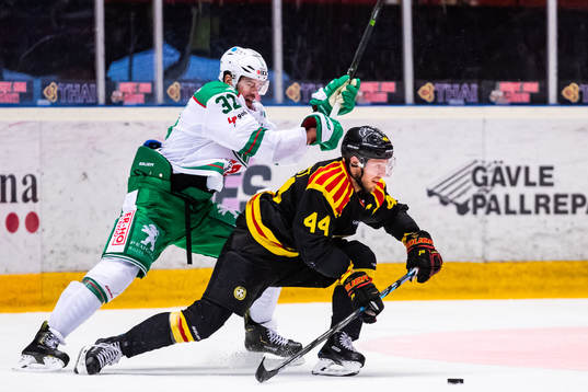 Rögles Eric Gelinas och Brynäs Jacob Blomqvist