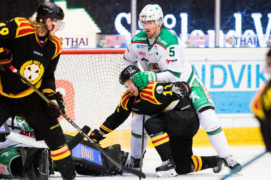 Brynäs Joel Kellman och Rögles Alen Bibic
