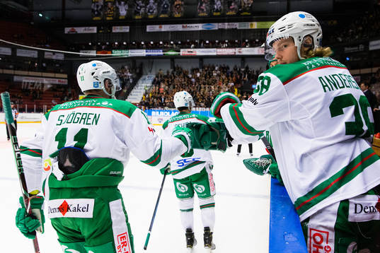Rögles Mattias Sjögren jublar