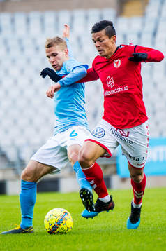 Malmö FFs Oscar Lewicki mot Kalmars Romário Pereira