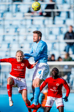 Kalmars Henrik Löfqvist mot Malmö FFs Lasse Nielsen