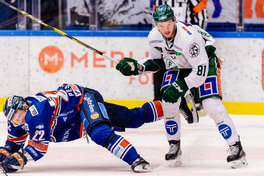 Växjös Janne Pesonen faller