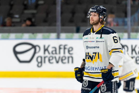 s Alexander Ytterell före ishockeymatchen i SHL mellan