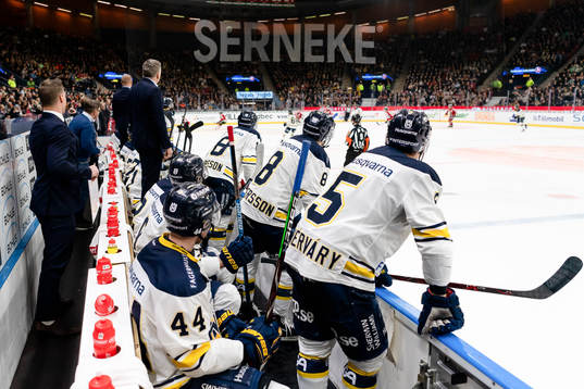 s bås